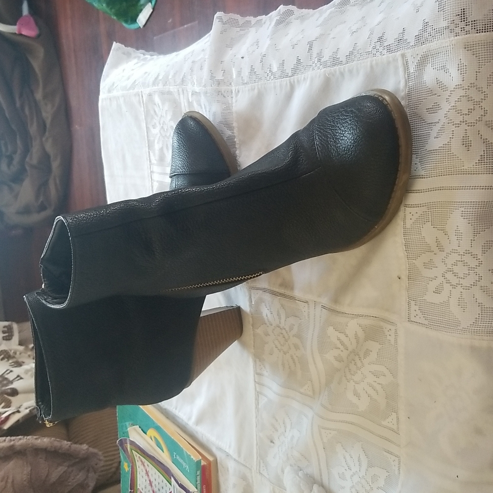 Heeled boots